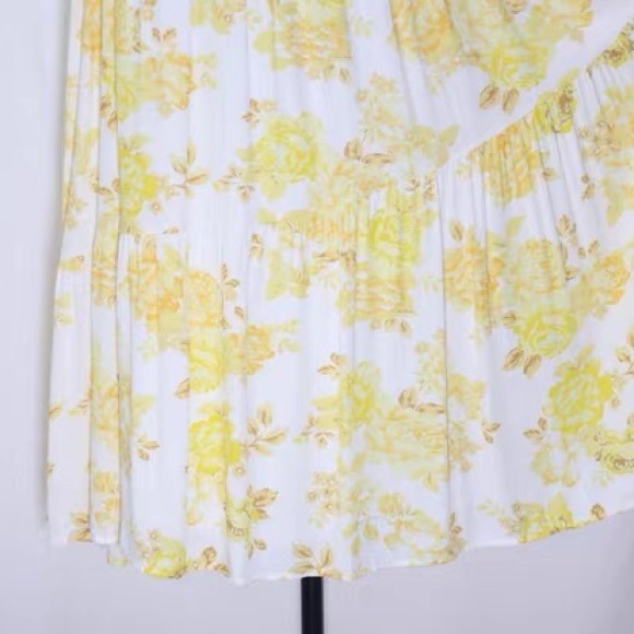 BILLY J Saraya White/Yellow Floral Top and Skirt Set - Picture 4 of 6